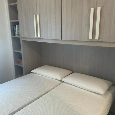 Kb A Due Passi Dal Mare - 5 Posti Letto * Τζεσόλο Λίντο