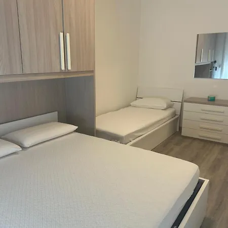 Kb A Due Passi Dal Mare - 5 Posti Letto Τζεσόλο Λίντο