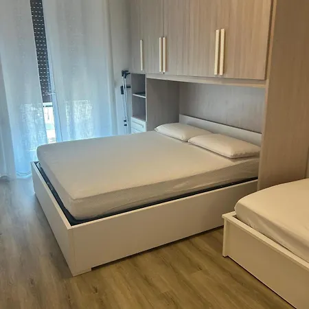 Kb A Due Passi Dal Mare - 5 Posti Letto Τζεσόλο Λίντο